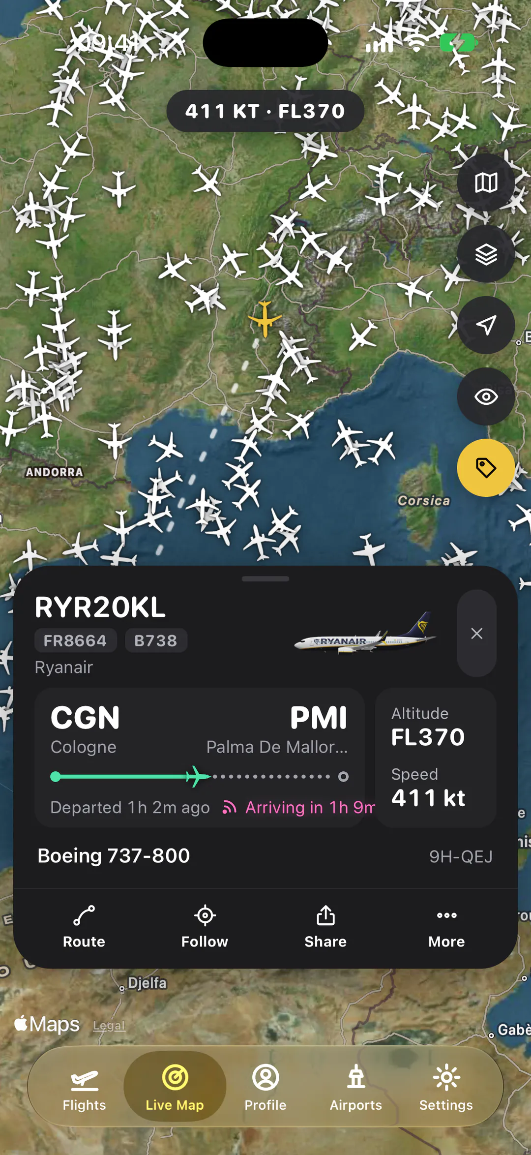 The live map over Europe, white aircraft on satellite imagery and one selected in yellow: a Ryanair 737 from Cologne to Palma.
